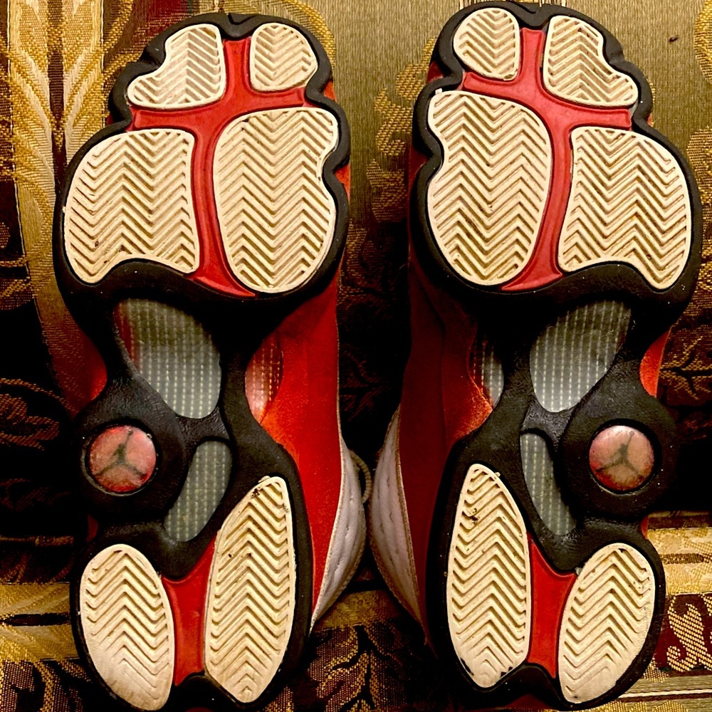 Jordan 13 Chicago size 6y Release day August 17, 2016